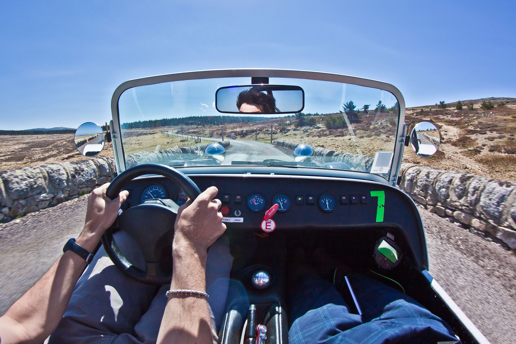 Au volant, sur les routes des Cévennes