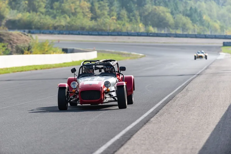 Stage Caterham sur la piste du Pôle Mécanique